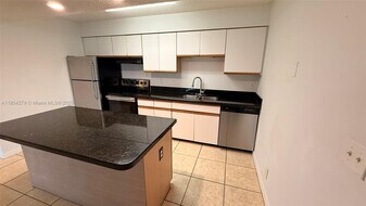 4055 W McNab Rd in Pompano Beach, FL - Building Photo