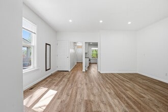 332 Elm Rd in Ambridge, PA - Building Photo - Building Photo