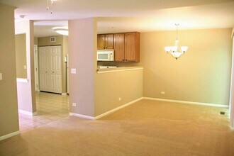 32427 N Mackinac Ln in McHenry, IL - Building Photo - Building Photo