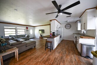 6432 SE Clairmont Pl in Hobe Sound, FL - Building Photo - Building Photo