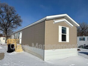 725 S 12th St in Bismarck, ND - Building Photo - Building Photo