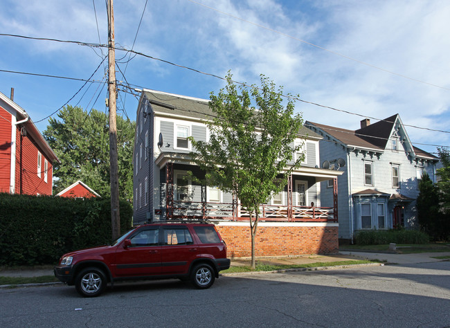 12 Home St in New London, CT - Building Photo - Building Photo