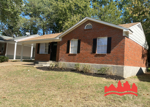 5274 Broken Oak Dr in Memphis, TN - Building Photo - Building Photo