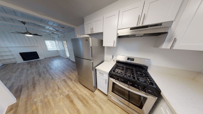 14651 Magnolia Blvd in Los Angeles, CA - Building Photo - Building Photo