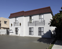 4609 Bancroft St in San Diego, CA - Building Photo