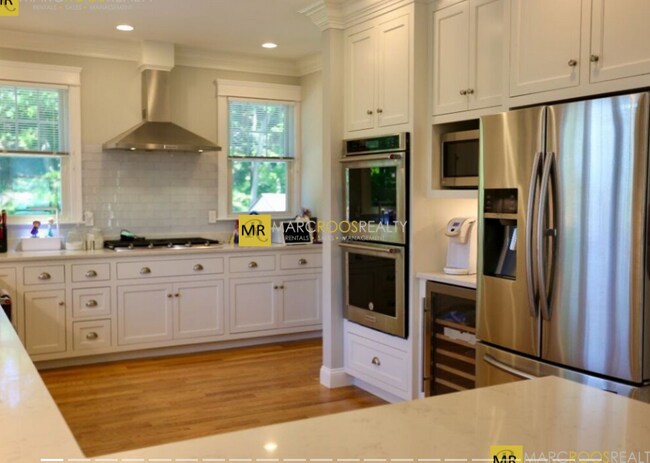 119 Westbourne Ter, Unit 1 in Brookline, MA - Foto de edificio - Building Photo