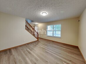 3725 Lake Mead Dr in Grove City, OH - Building Photo - Building Photo