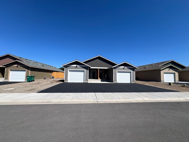4251 Wyoming St in Klamath Falls, OR - Building Photo - Building Photo