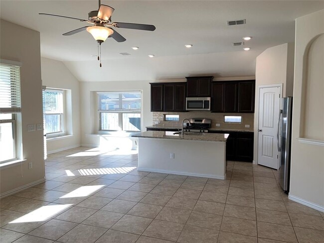501 Cardenas Ln in Austin, TX - Building Photo - Building Photo