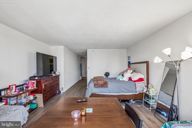 2020 Walnut St
