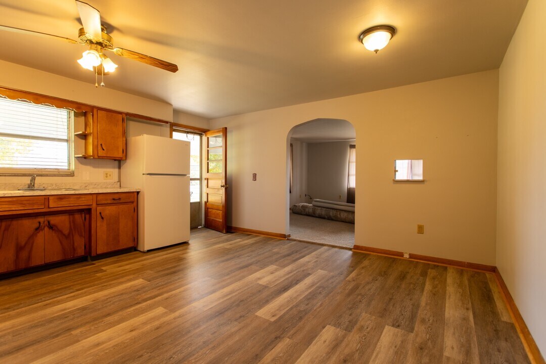 1722 Washington Blvd in Belpre, OH - Building Photo