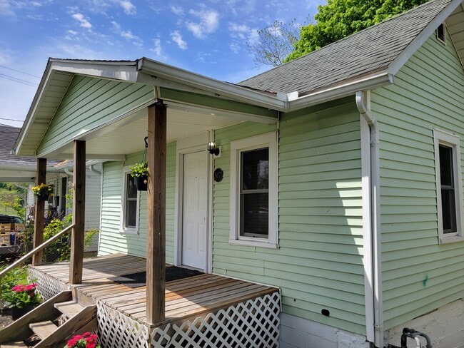 property at 307 Della Ave