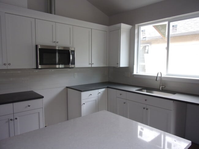 property at 1053 Front Ave NE