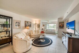 12547 Imperial Isle Dr, Unit 208 in Boynton Beach, FL - Foto de edificio - Building Photo