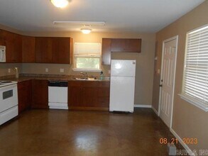 20621 Cole Ln in Hensley, AR - Foto de edificio - Building Photo
