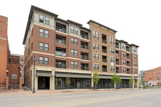Violet Square in Iowa City, IA - Building Photo - Building Photo