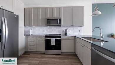 1950 Winrock Blvd in Houston, TX - Building Photo - Building Photo