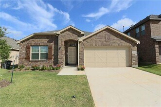 2437 Opaline Dr in Aubrey, TX - Building Photo - Building Photo