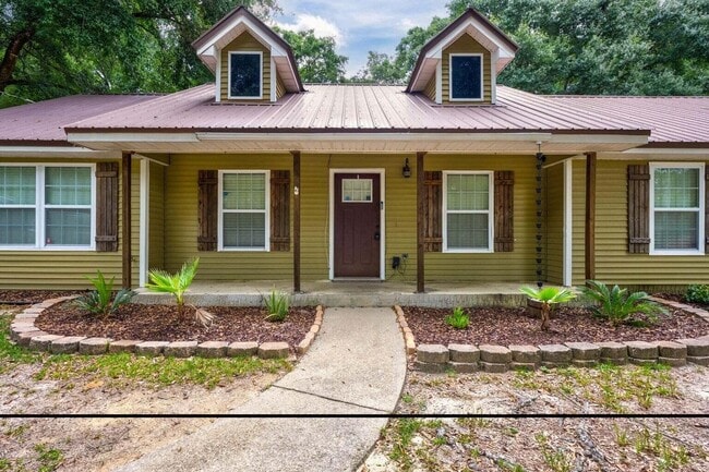 202 Brittany Ln in Crestview, FL - Building Photo - Building Photo