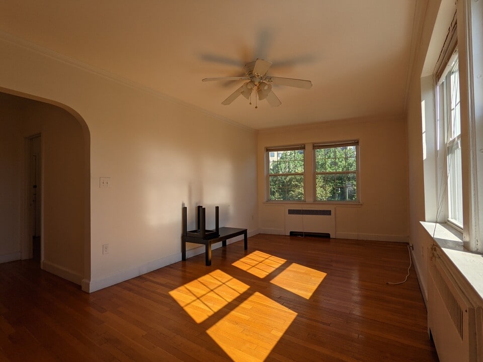 22 Fairbanks St, Unit 6 in Brookline, MA - Building Photo