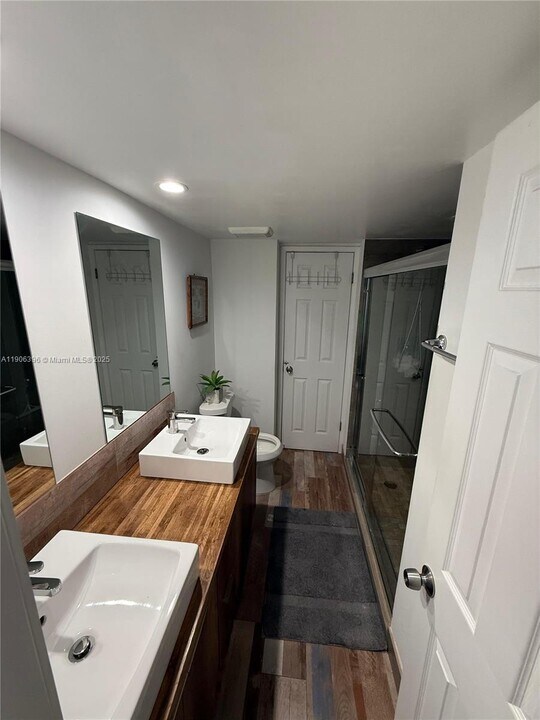 9220 Fontainebleau Blvd in Miami, FL - Building Photo