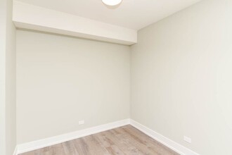 533 W Surf St in Chicago, IL - Building Photo - Building Photo