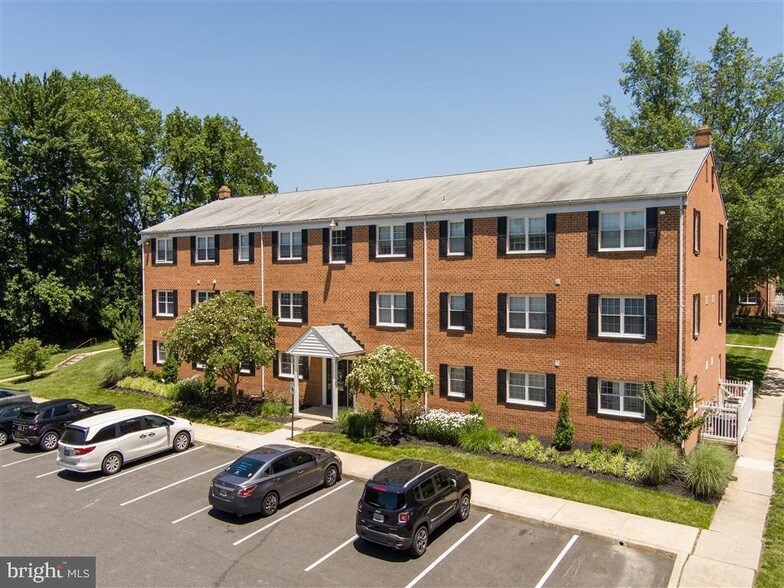 304 Plaza Ct, Unit 1A in Aberdeen, MD - Building Photo