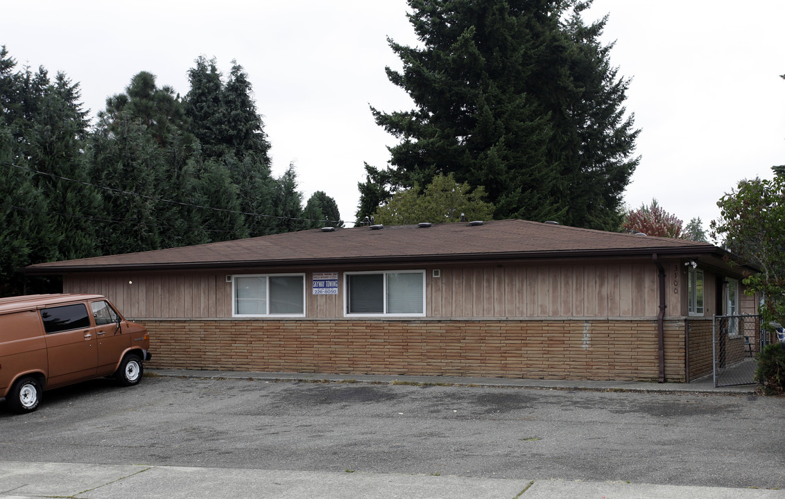 3100 NE 13th St in Renton, WA - Building Photo