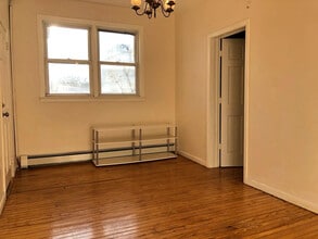 122 Williams Ave in Jersey City, NJ - Foto de edificio - Building Photo