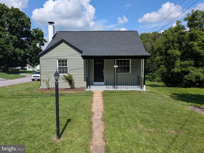property at 1422 S Potomac St