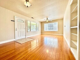 832 Orient St in Chico, CA - Building Photo