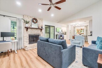 4805 Pelham Dr in Austin, TX - Building Photo - Building Photo