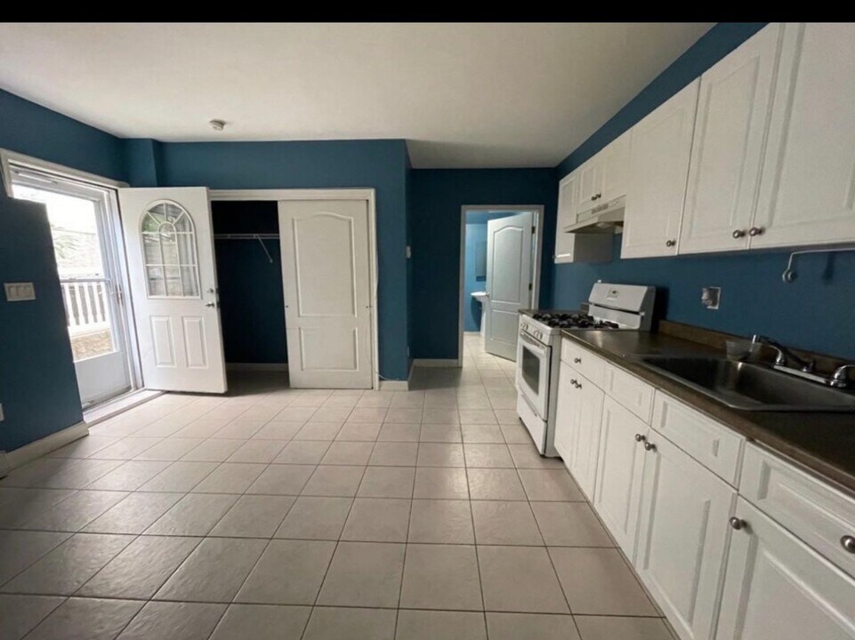 206 Sneden Ave in Staten Island, NY - Building Photo