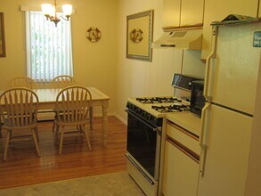 276 Regency Park Dr in Agawam, MA - Building Photo - Building Photo