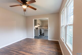 3708 Valleydale Rd NW in Huntsville, AL - Building Photo - Building Photo