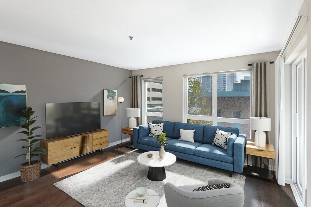 2900 on First in Seattle, WA - Building Photo