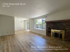 2706 Panaview Blvd in Everett, WA - Building Photo - Building Photo