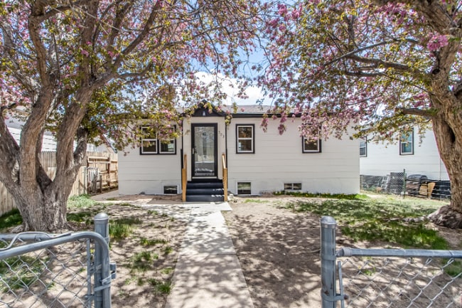 503 E 4th St in Cheyenne, WY - Building Photo - Building Photo