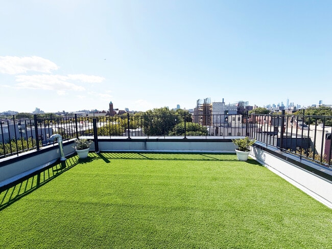 333 Tompkins Ave, Unit #PH2 in Brooklyn, NY - Building Photo - Building Photo