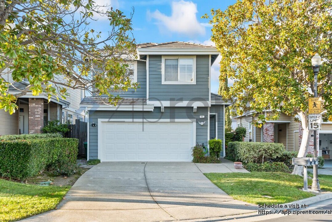 281 Scotts Valley in Hercules, CA - Building Photo