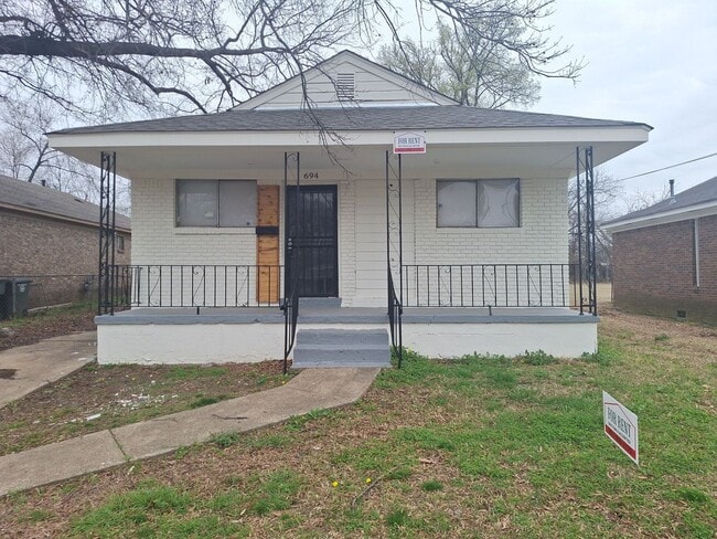 694 Hamilton St in Memphis, TN - Building Photo - Building Photo