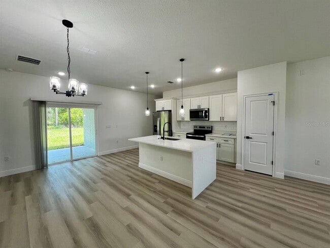 8114 N Maltese Dr in Citrus Springs, FL - Building Photo - Building Photo