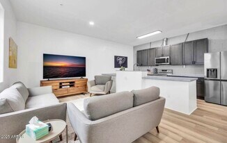 838 S Farmer Ave in Tempe, AZ - Building Photo