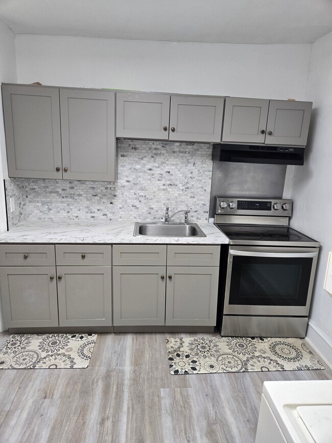 2128 Stenton Ave, Unit Stenton Ave 2nd fl