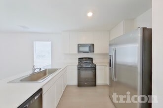 1601 Parlier St in McKinney, TX - Foto de edificio - Building Photo