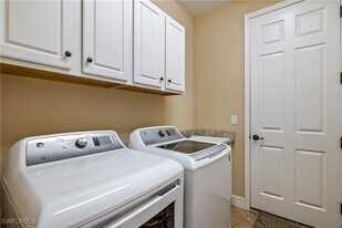 17450 Galway Run in Bonita Springs, FL - Building Photo