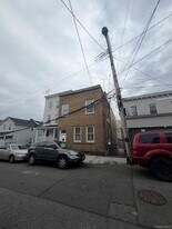 4 Ritters Ln in Yonkers, NY - Building Photo