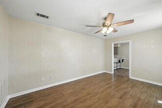 205 Davis Rd, Unit 1021 in Seagoville, TX - Foto de edificio - Building Photo