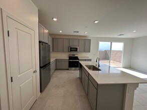 2325 Teatro Ave in Henderson, NV - Building Photo - Building Photo