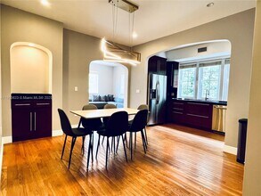 215 Phoenetia Ave in Coral Gables, FL - Building Photo - Building Photo